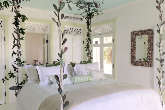 Each bedroom has a unique character. Custom-made creeping vine trellis beds and extra soft Bellino linens and Frette Towels. Our default is 100% down but if you prefer synthetic pillows and duvets we are happy to substitute. 